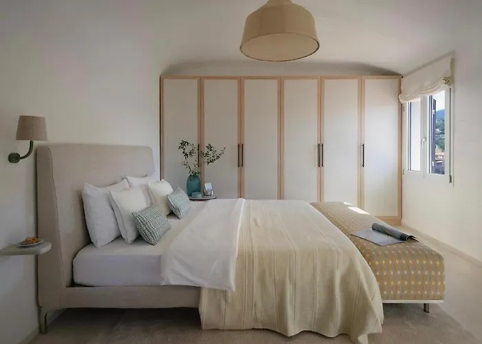 Luxury Waterfront Penthouse In Appartement *